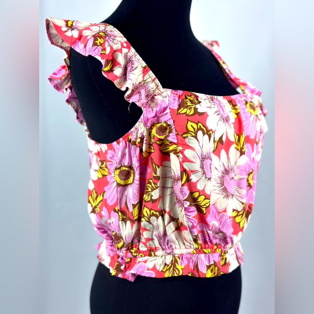 LILY ROSE FLORAL CROP TOP WITH FLUTTER SLEEVES